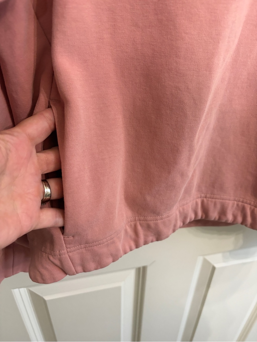 Excellent condition rare XS  Women’s Dusty Rose Crewneck Sweatshirt. Pockets - Picture 11 of 11